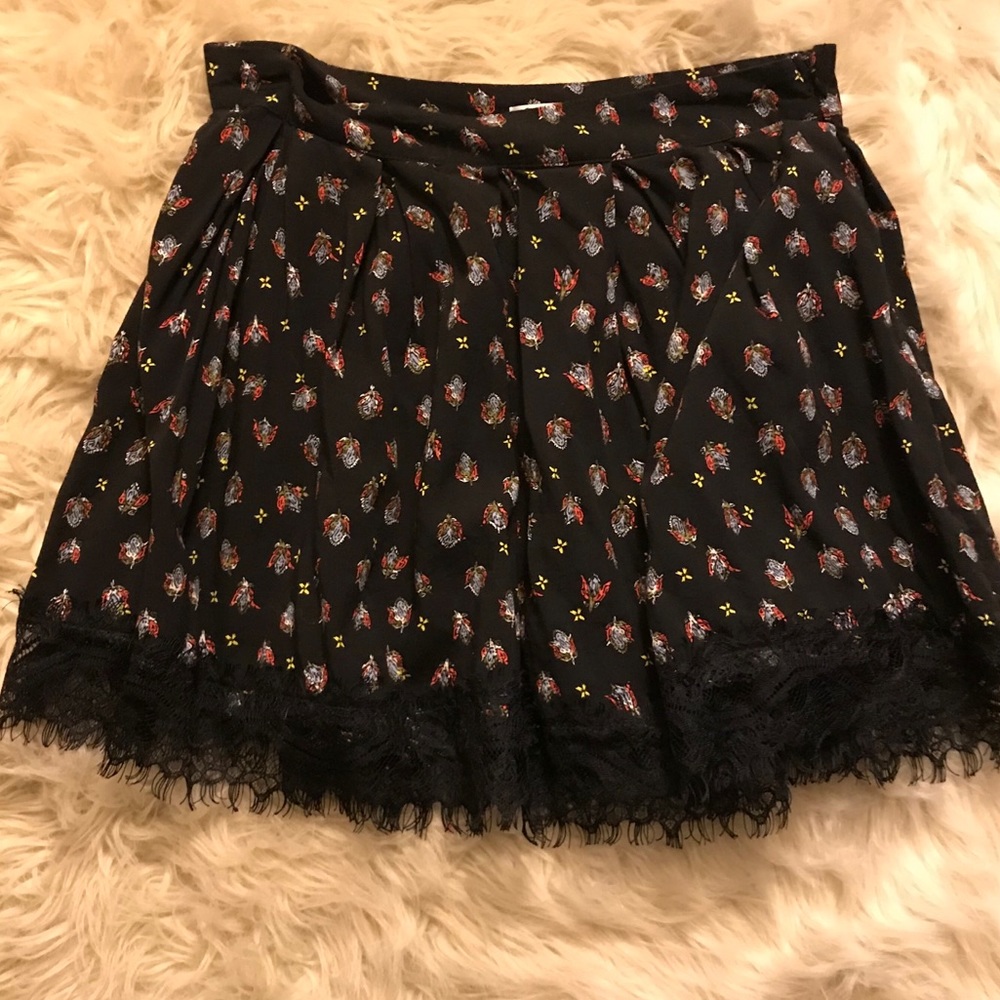 Black Floral skirt with lace trim and side zip 3